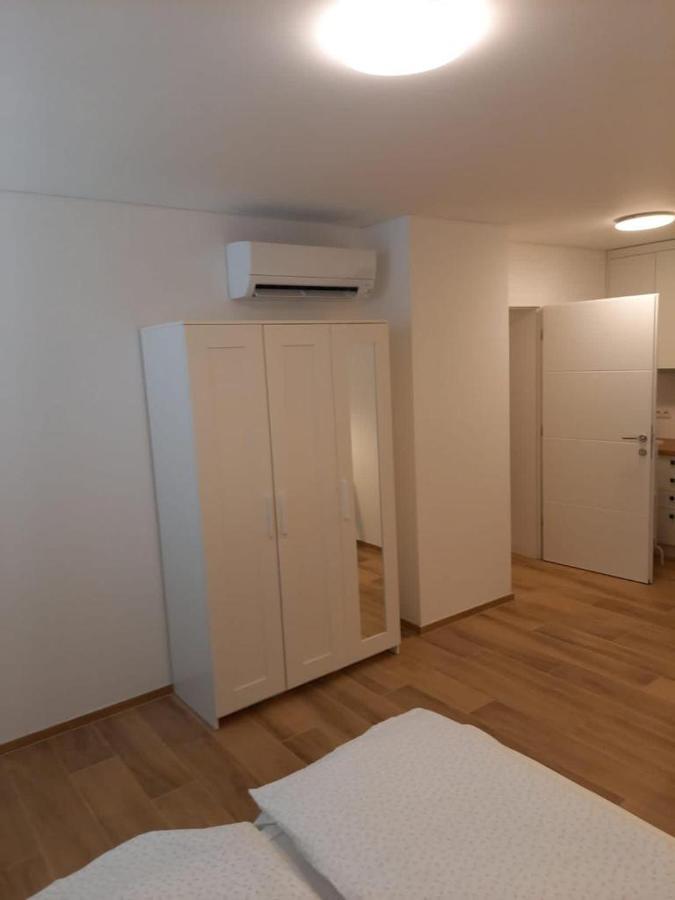 Studio Apartment Zara Apartment